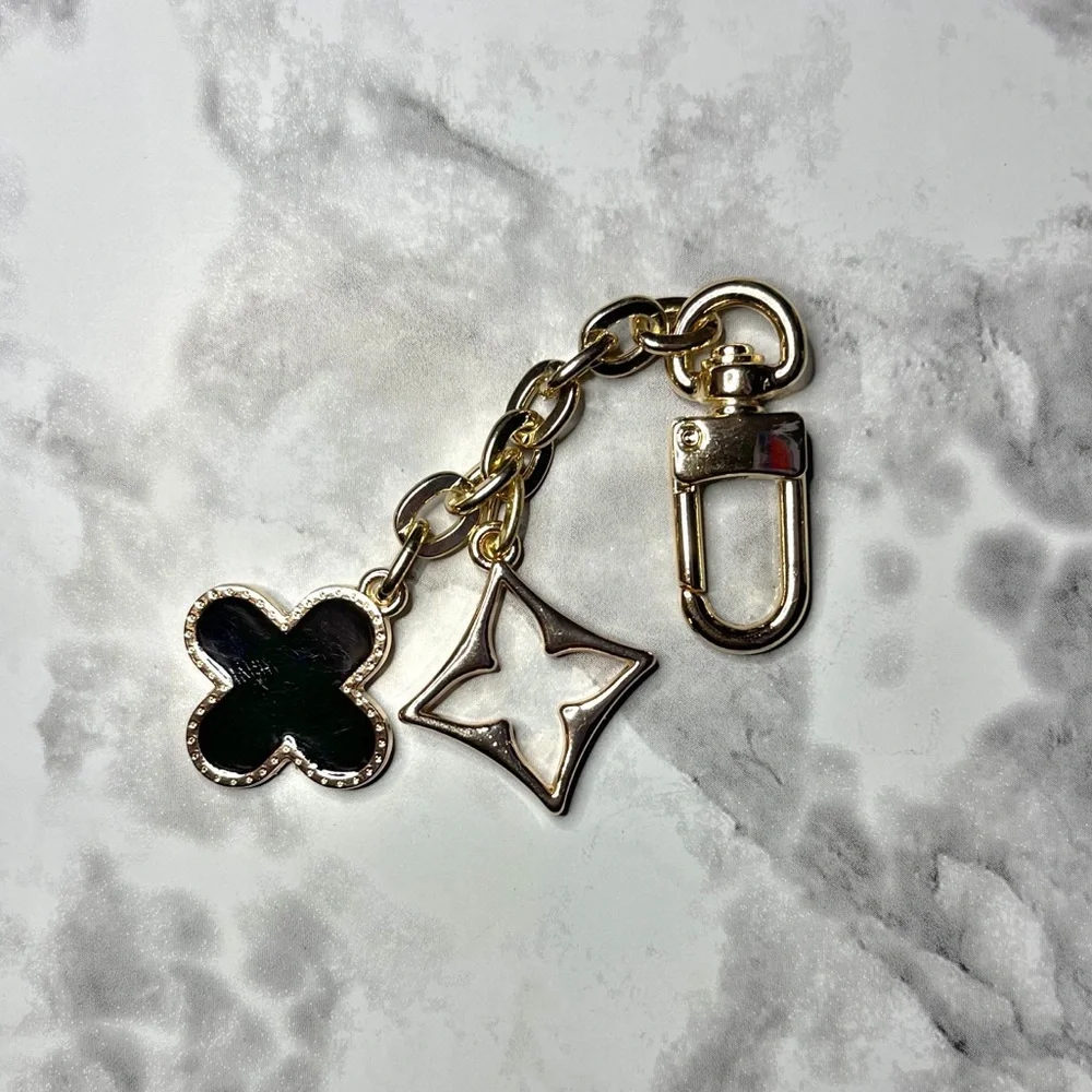 LOUIS VUITTON PadLock & Key #305 with Unbranded Gold & Black Clover Key Chain